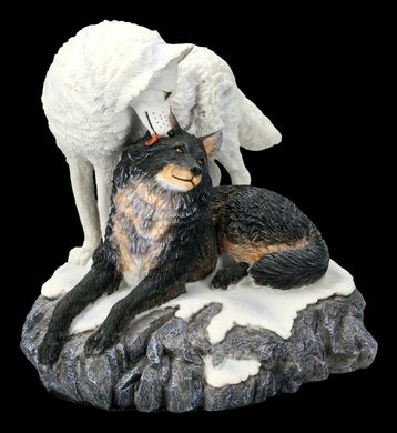 Колекційна статуетка від Lisa Parker "Сніжний поцілунок" (Пара вовків)