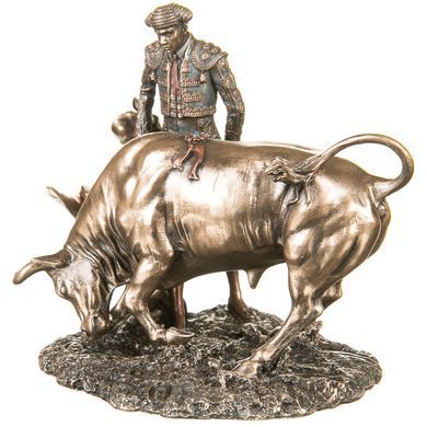 Статуэтка Veronese "Матадор с быком" 77063A4
