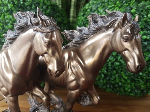 Колекційна статуетка Veronese "Коні в галопі"