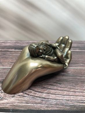Статуэтка Veronese "Забота о сыне"