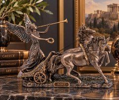 Статуэтка &laquo;Богиня Ника на колеснице Победы&raquo; &mdash; крылатая богиня с лошадьми