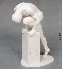 Фарфоровая статуэтка Veronese "Атлет" бисквит WS-112/ 1
