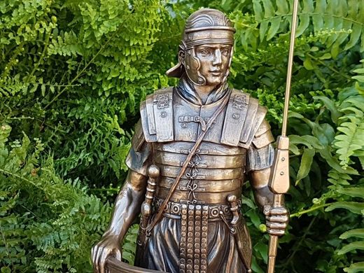 Колекційна статуетка Veronese "Римський солдат" WU76048A4