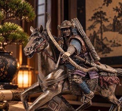 Статуетка "Самурай на коні"
